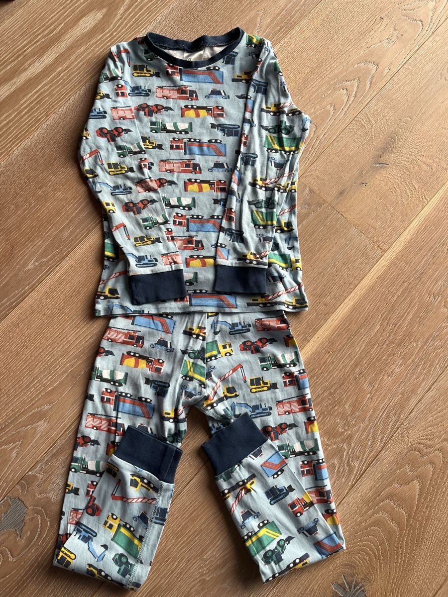 H&M Pigiama & Simili: Pyjama H&M Grösse 122/128 – Usato da Aarburg venduto da cha_6t8j