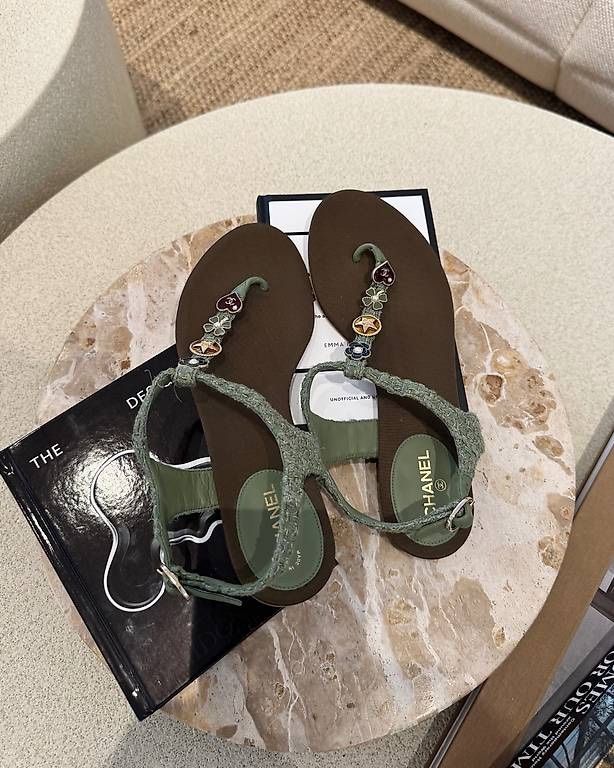 Chanel Chaussures femmes: CHANEL SANDALEN OLIVE – Neuf (Voir description) à Schwyz par bofb 5