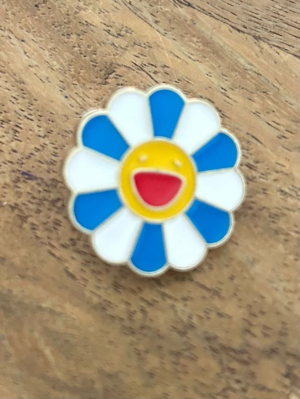 Plaquettes & Badges: Pin Blume – Neuf avec emballage d'origine à Geneve par vane267