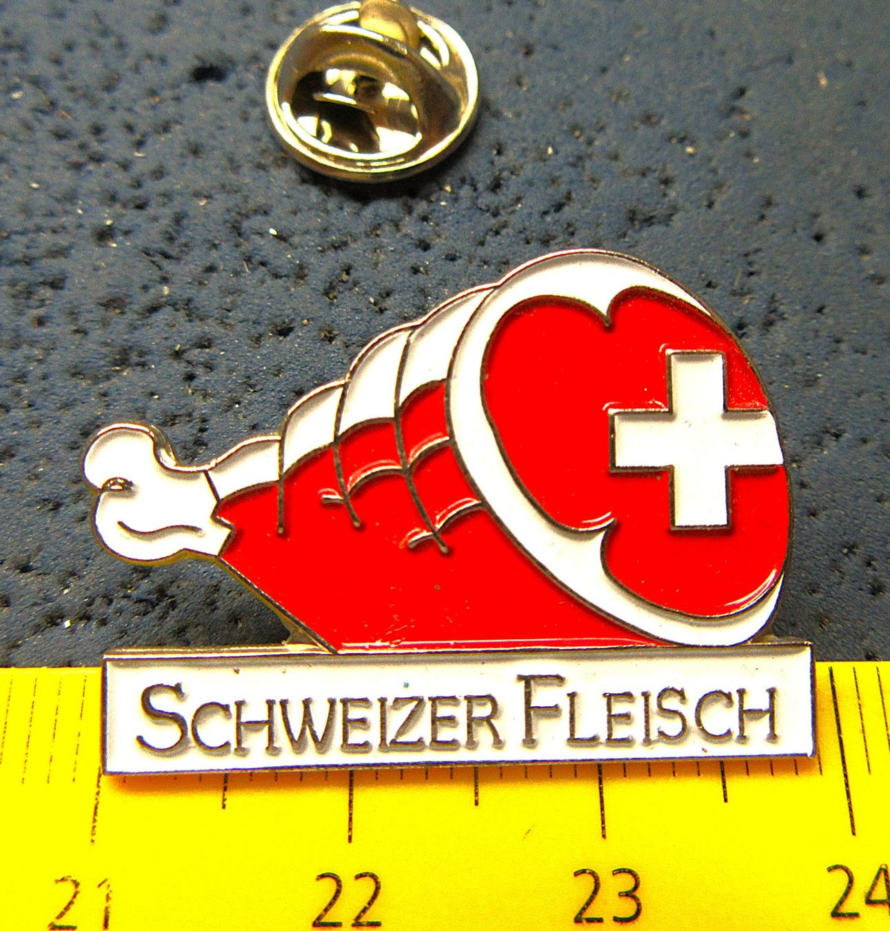 Swiss Plaquettes & Badges: SCHWEIZER FLEISCH PIN – D'occasion à Ettingen par Hausi4711