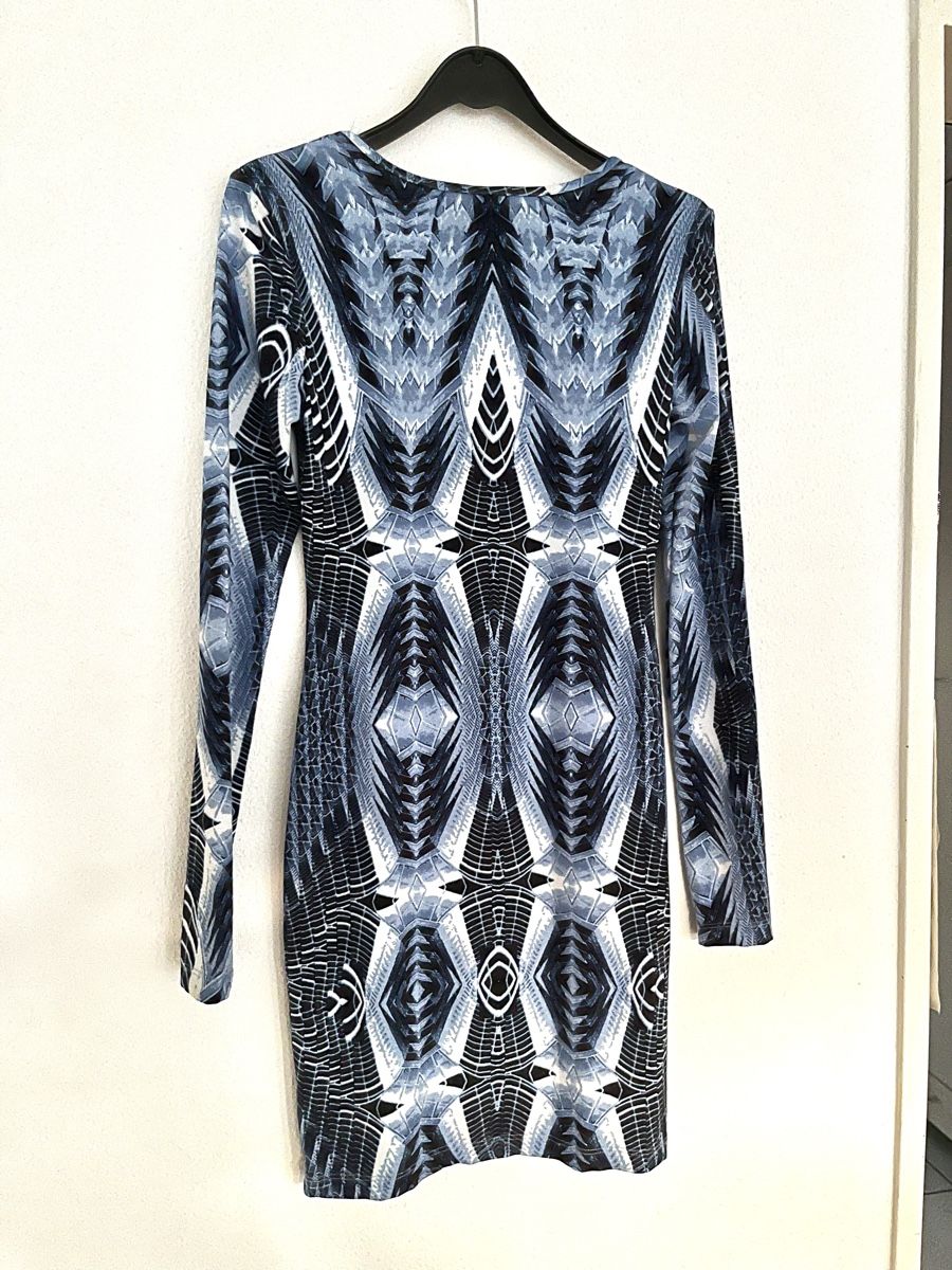 H&M Kleider: NEU! FUTURISTIC LANGARMKLEID GR. 36 – Neu und originalverpackt aus Basel von JJ.Elena 1