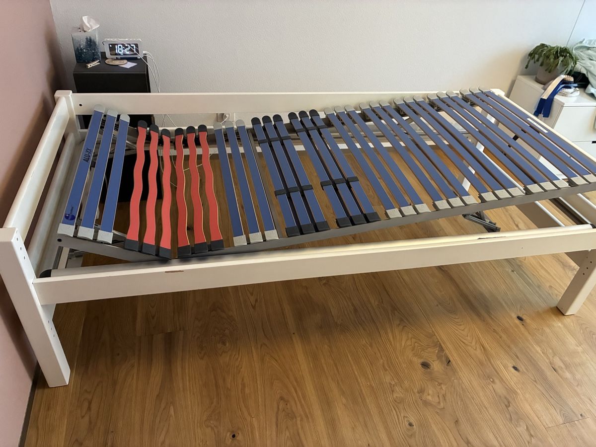 Happy Letti: Bett mit Happy Bett Lattenrost – Usato da Bichwil venduto da loft204