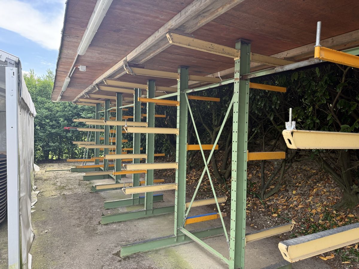 Scaffali: Langes Kragarmgestell mit Schaltafel Dach – Usato da grosswangen venduto da Poliniman0 3
