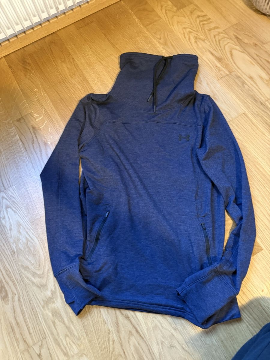 Under Armour Pullover & Sweatshirts: Pullover Under Armour, Gr. M – Gebraucht aus Zürich von Lenath22
