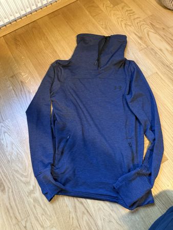 Pullover Under Armour, Gr. M
