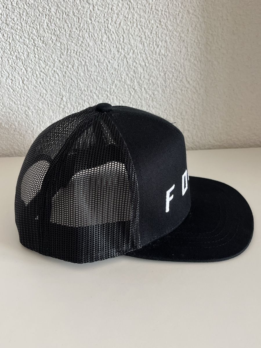 Fox Copricapi, berretti & cappellini: Fox Trucker Cap, Youth-Grösse, Schwarz – Nuovo (secondo la descrizione) da Frauenfeld venduto da heyLani 1
