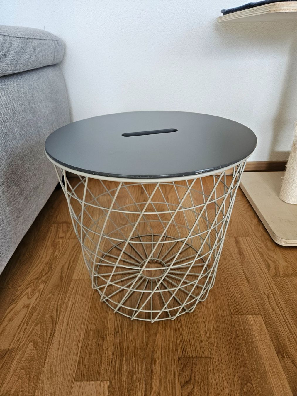 Ikea Tische: Table de rangement IKEA KVISTBRO grise, occasion – Gebraucht aus Morges von Mlle_Croft_91