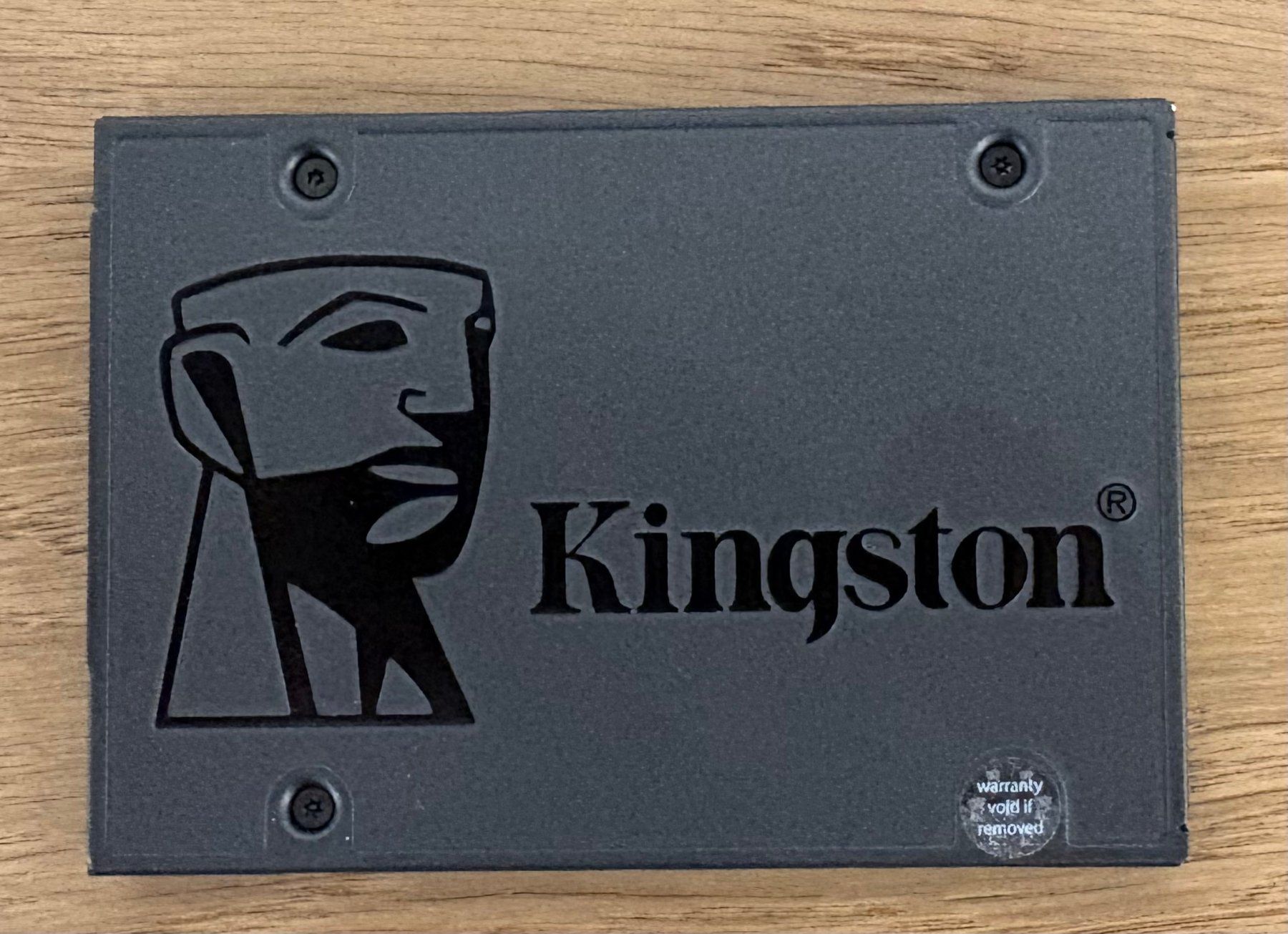 Kingston Dischi rigidi: Kingston SA400S37 | SSD | SATA | 240 GB – Usato da Zürich venduto da Gaikokujin 1