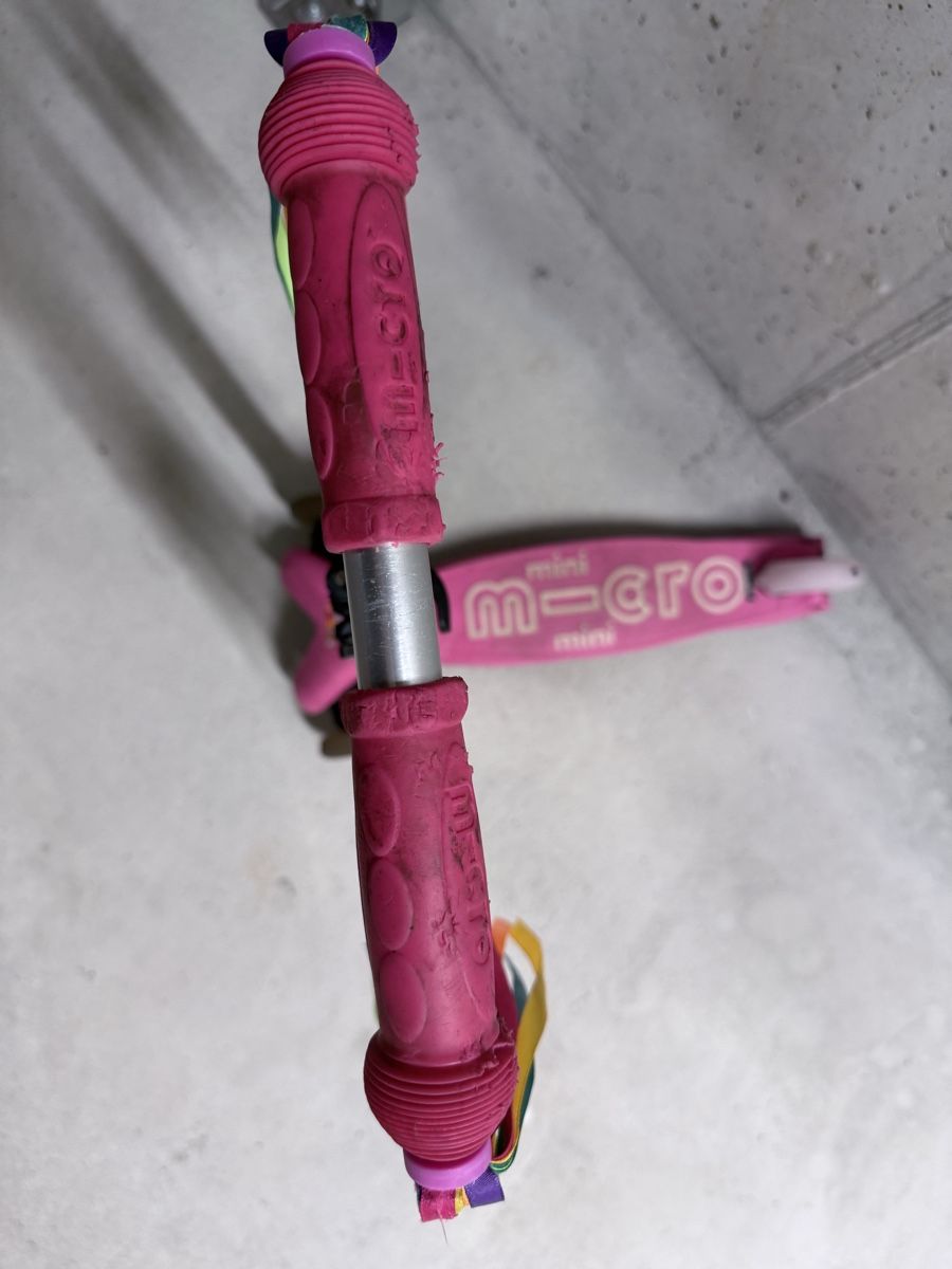 Micro Kickboard: Trottinett Mini Micro Rosa mit Fahnen – Usato da Rothrist venduto da sih_75h7 2