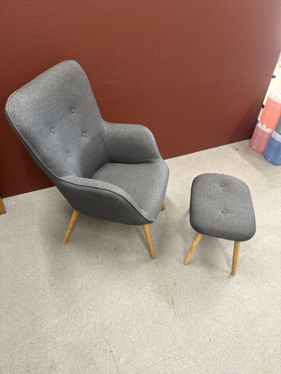 Jysk Poltrone: Sessel mit Hocker grau Stoff guter Zustand – Usato da Bischofszell venduto da McLuca81 1