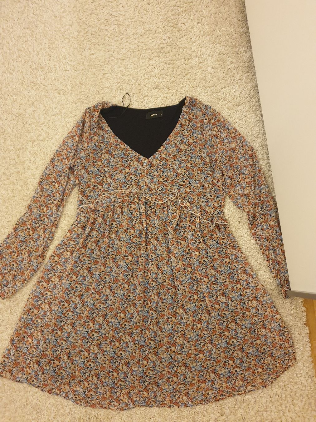 Zebra Robes: Robe légère XS, avec doublure en viscose – D'occasion à Neuchâtel par Verenas12