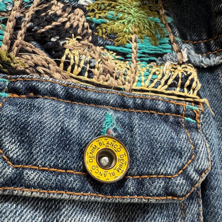 Desigual Giacche: Blanco Jeans embroidered retro women’s denim jacket Levis – Usato da Rheinfelden venduto da sourced_limited 5