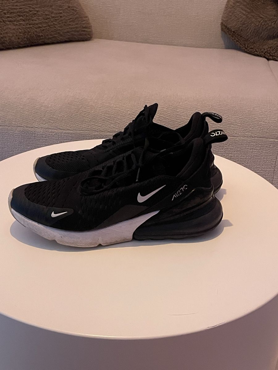 Nike Scarpe da uomo: Nike Air Max 270, Schwarz, Gr. 38,5- – Usato da St. Gallen venduto da web_r57v