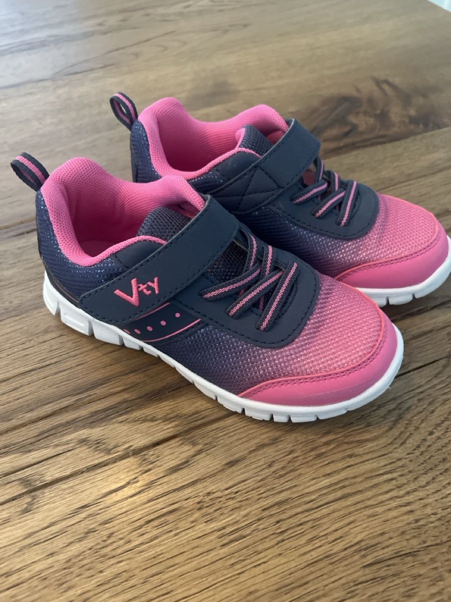 Schuhe für Mädchen: Kinder Turnschuhe Grösse 29  – Neu (gemäss Beschreibung) aus Bassersdorf von Ni0na