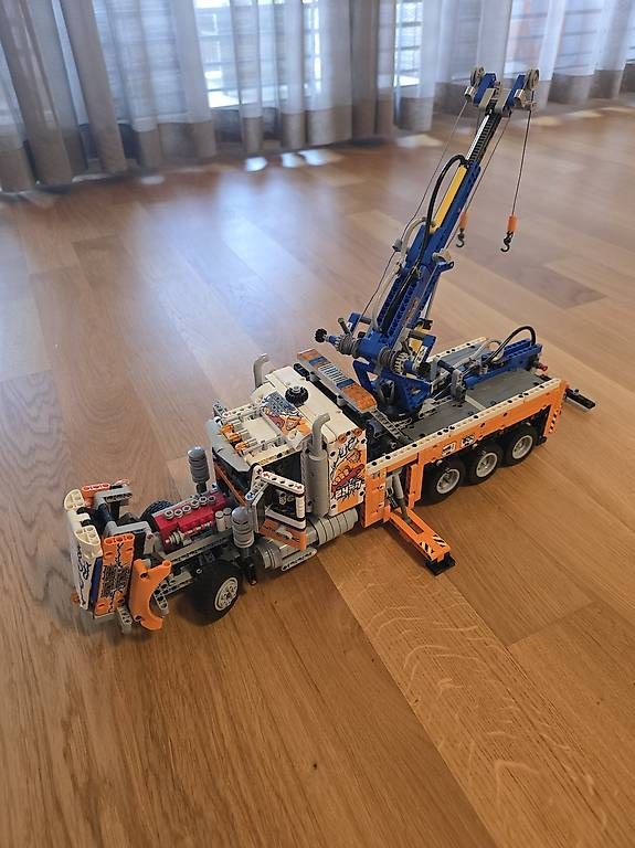Kit di costruzioni: Lego Technic Heavy Tow Truck 42128 – Usato da Wil SG venduto da Niike1 3
