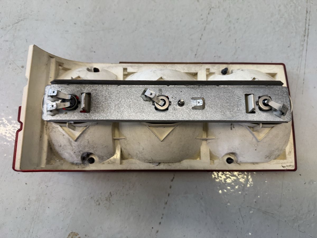 Accessori per altri veicoli: Heckleuchte Hella 8906 – Usato da Bottenwil venduto da RKJunior 3