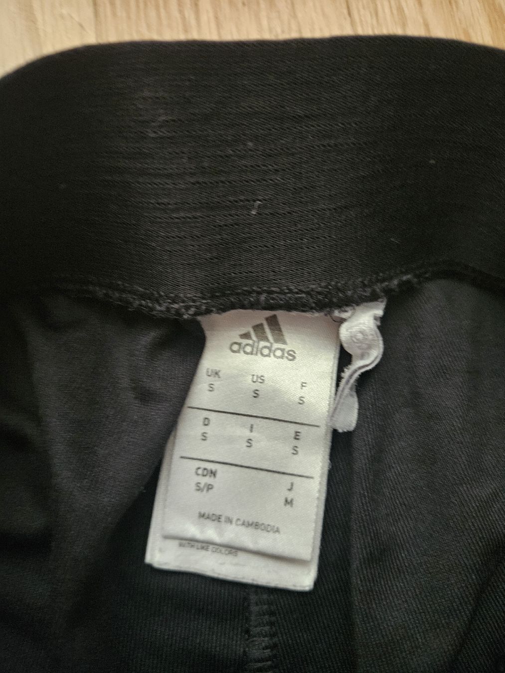 Adidas Pantalons: Adidas Shorts Hose Gr.S – D'occasion à Emmenbrücke par TopGato 1