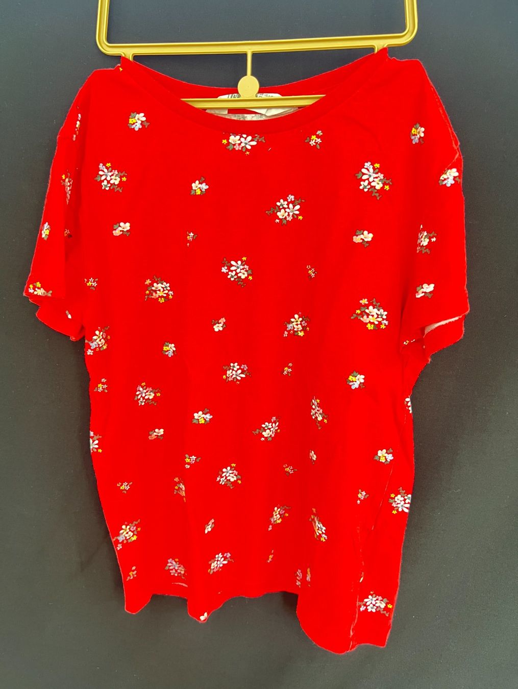 H&M Camicette, T-shirt & Top: 3 Kurzarm-Shirts Grösse 122/128 – Usato da Zürich venduto da Drahtzug