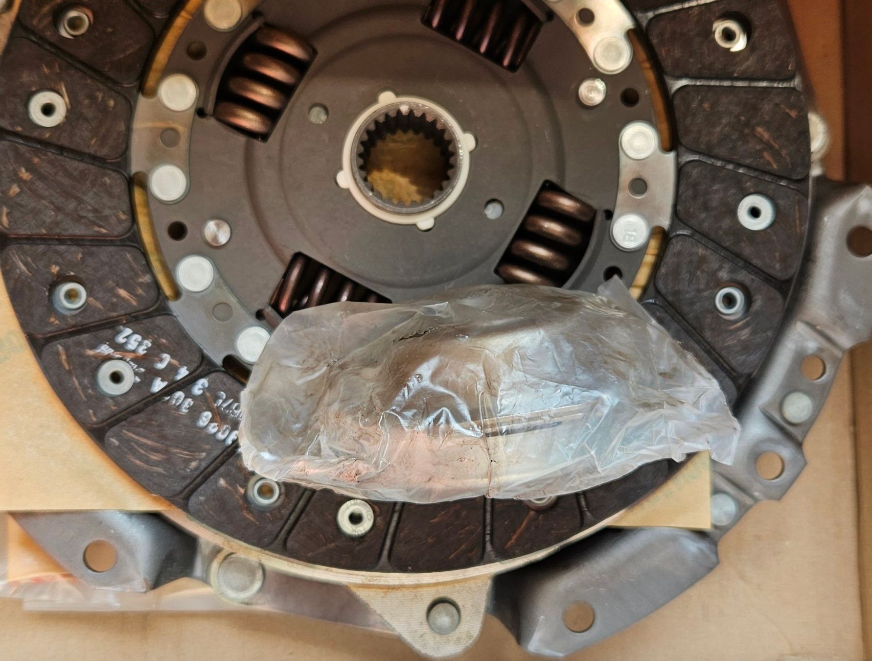 Mitsubishi Tutti pezzi di ricambio auto: Mitsubishi Ersatzteile – Nuovo e nell'imballaggio originale da Brittnau venduto da leroyjethro 3