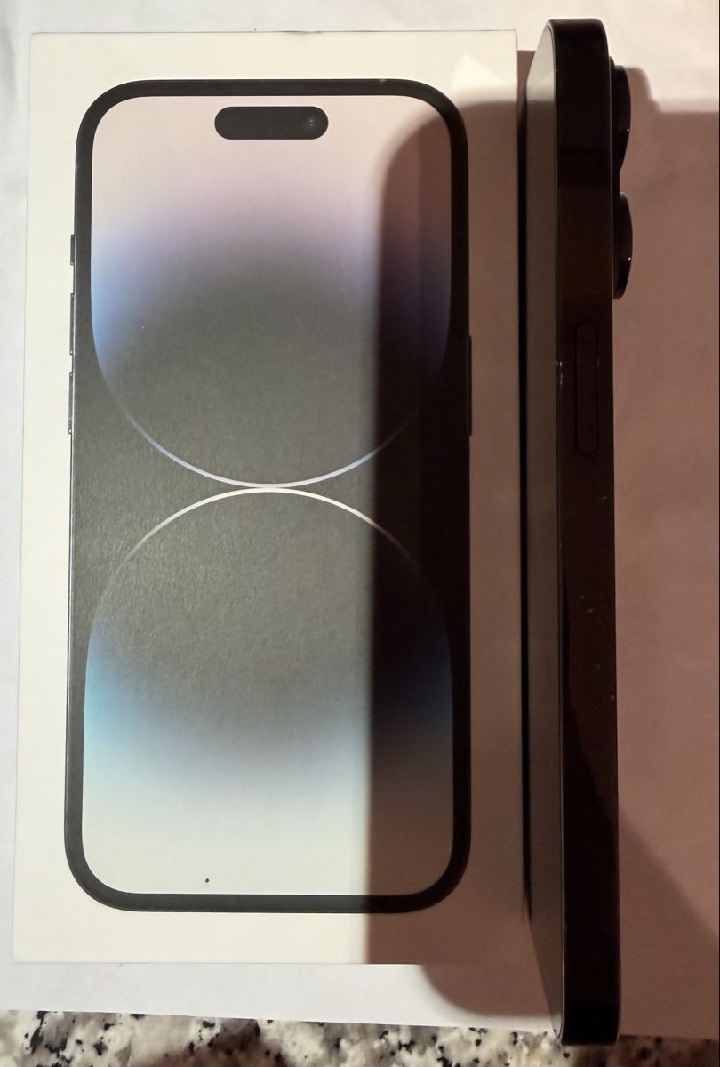 Apple Telefoni cellulari / Smartphones: iPhone 14 Pro space black guter Zustand – Usato da Seltisberg venduto da mic_677g 2