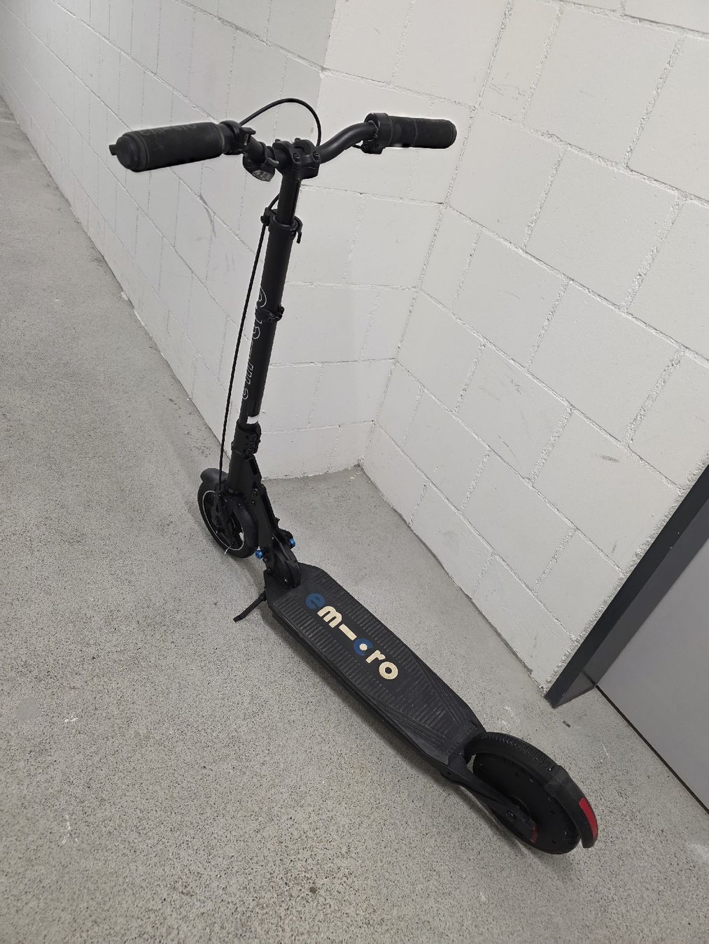 Micro Kickboard: Micro emicro E-Scooter (an Bastler / als defekt/ – Difettoso da Muri AG venduto da mar_dw87