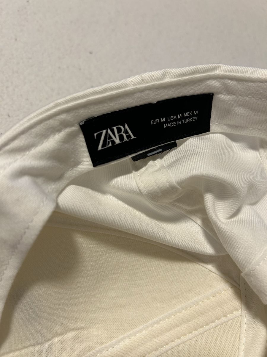 Zara Copricapi, berretti & cappellini: Zara Kappe ungetragen – Nuovo (secondo la descrizione) da Frauenfeld venduto da xLimo 2