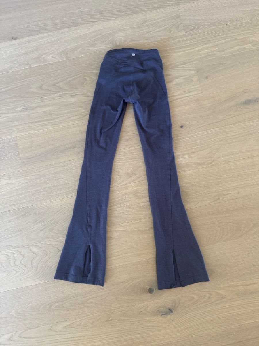 Lululemon Leggings: Lululemon Flared lange Hose Lila Original Preis 138.- – Neu (gemäss Beschreibung) aus Uster von Cassy83 1
