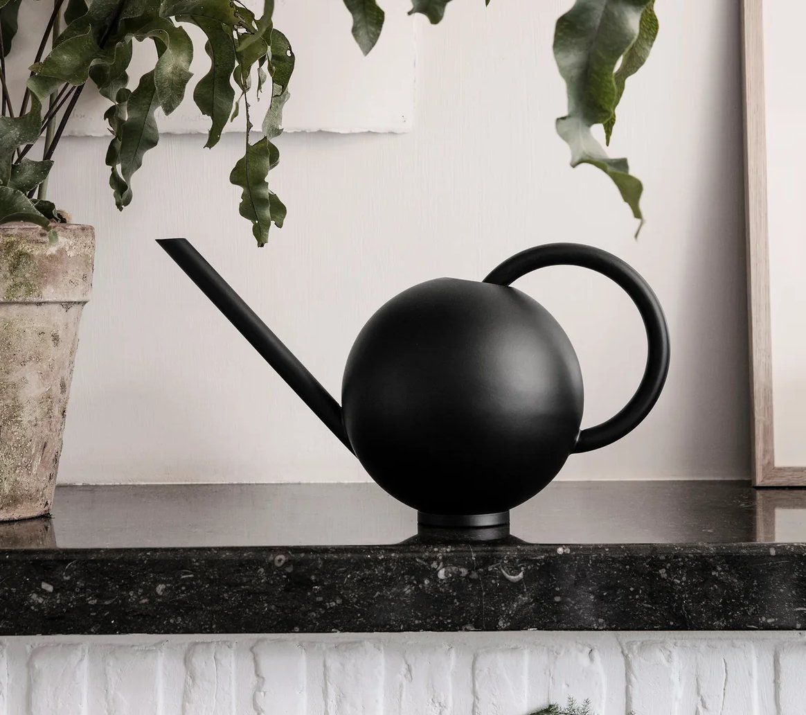 Bewässern & Giessen: Ferm Living - Orb watering can Black – Gebraucht aus Zürich von ser_lg25 1