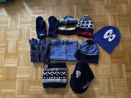 Kleiderpaket div. Kappen, Schal und Handschuhe, 11 Teile