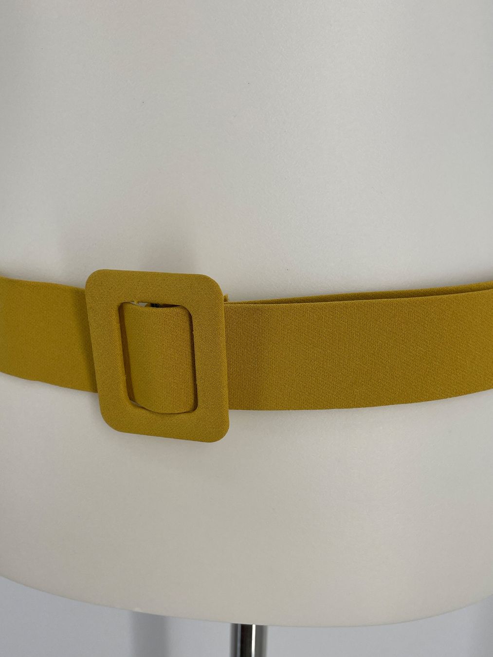 Cinture: Senfgelber Stoff Gürtel 102cm – Usato da Auenstein venduto da moin. 1