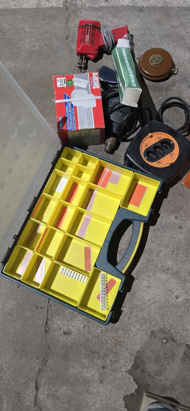 Tutti gli attrezzi: Werkzeug Ab Einen Franken  – Usato da Weiningen ZH venduto da ped_fbx2 4