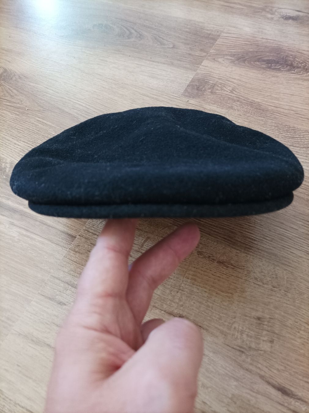Kangol Copricapi, berretti & cappellini: Beret Kangol noir taille M – Usato da La Chaux-de-Fonds venduto da AbsintheBilly 1