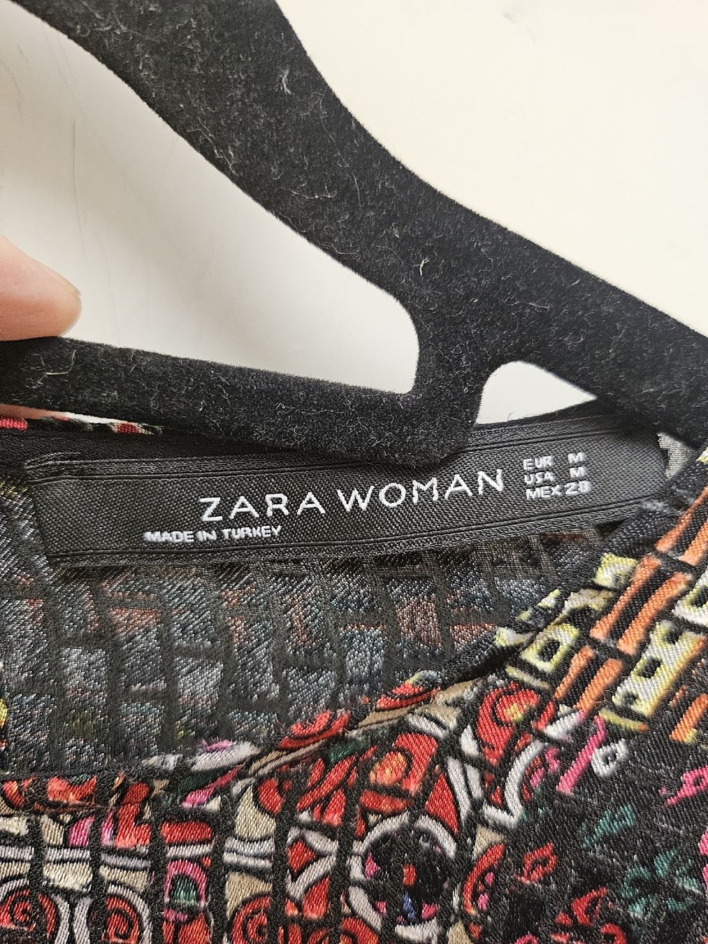 Zara Vestiti: Zara Midi Kleid gemusterte lange Ärmel – Usato da Zürich venduto da eri_8w5v 1