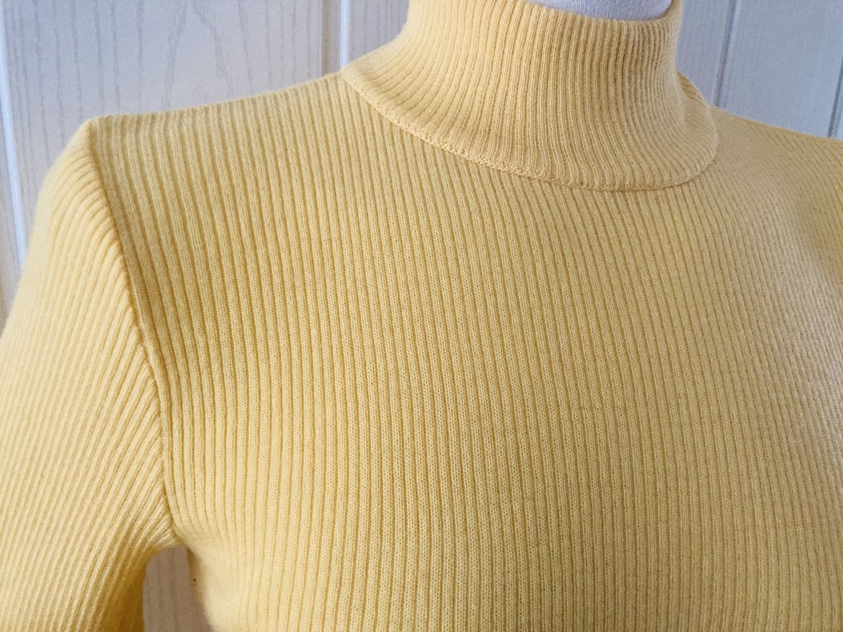Maglioni & Felpe: Mondi Rollkragenpullover, Gr. 34, Gelb, 100% Wolle – Usato da Stetten AG venduto da Hanya 1