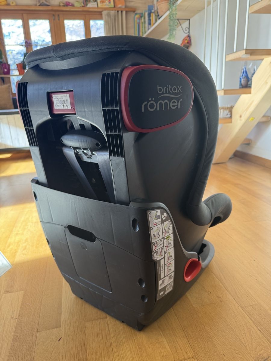 Britax Römer Seggiolini per auto: Britax Römer Autositz Kinder – Usato da Wengen venduto da AnisWoe95 3