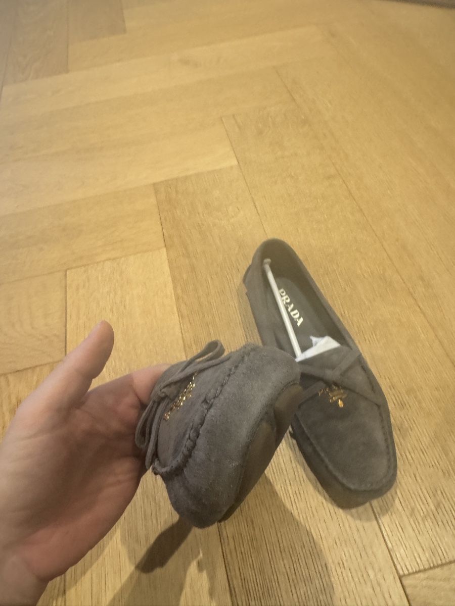 Prada Scarpe da donna: Stylish Prada Suede Loafers - EU 35 - Great Condition! – Usato da Schwyz venduto da ann_5w8m 5