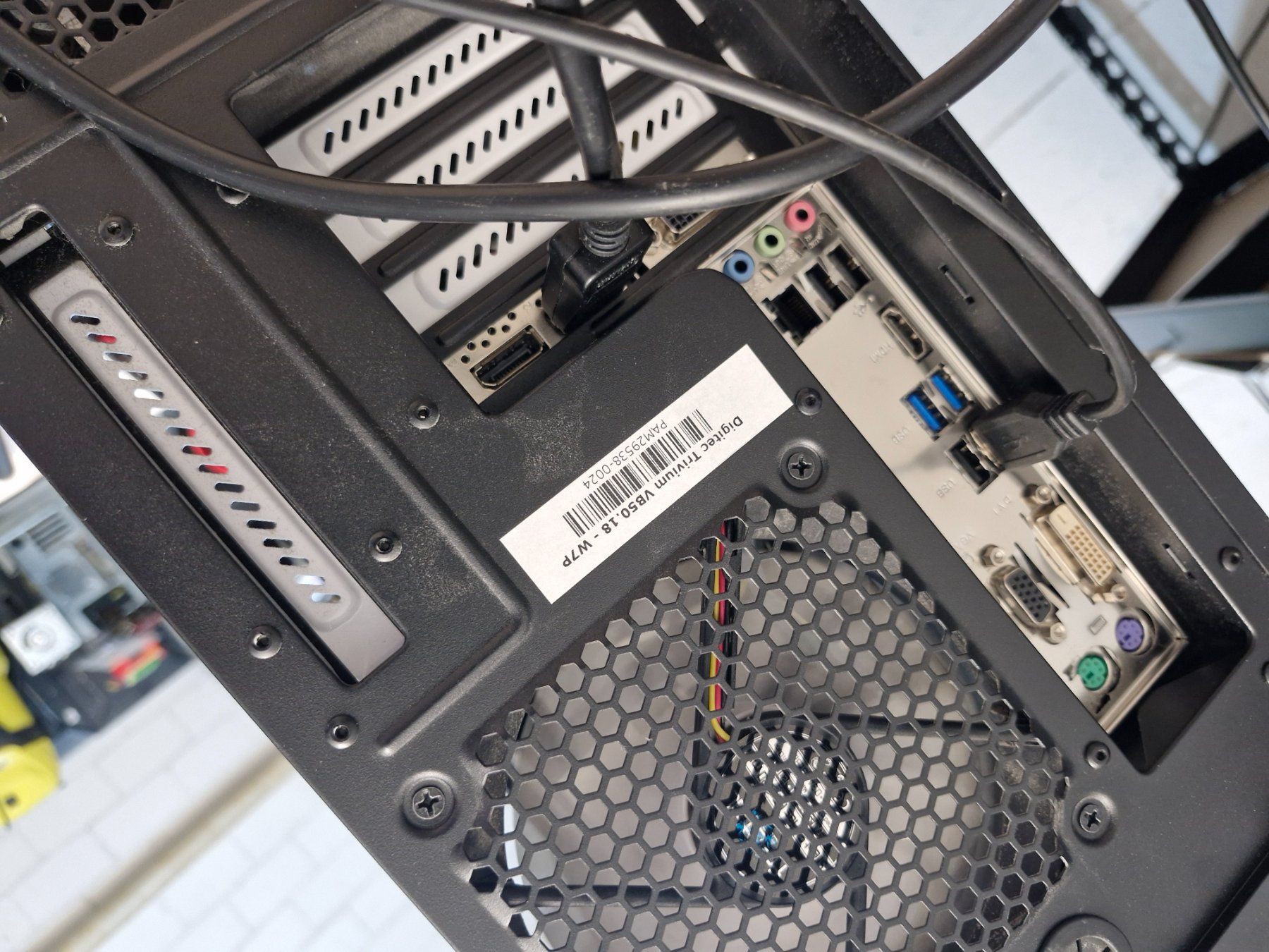 PC: Workstation PC 16GB RAM SSD + 1TB NVIDIA Quadro  Office – Usato da Adliswil venduto da SaveElektro 5