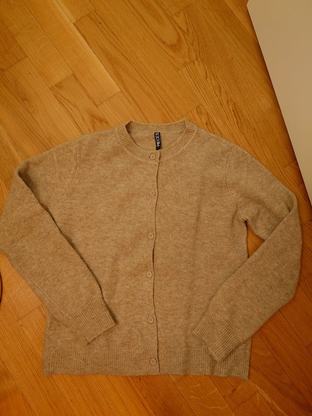 Pieces Vestes: Strickjacke beige | Gr. M | wie neu – D'occasion à Muri AG par komich4 4