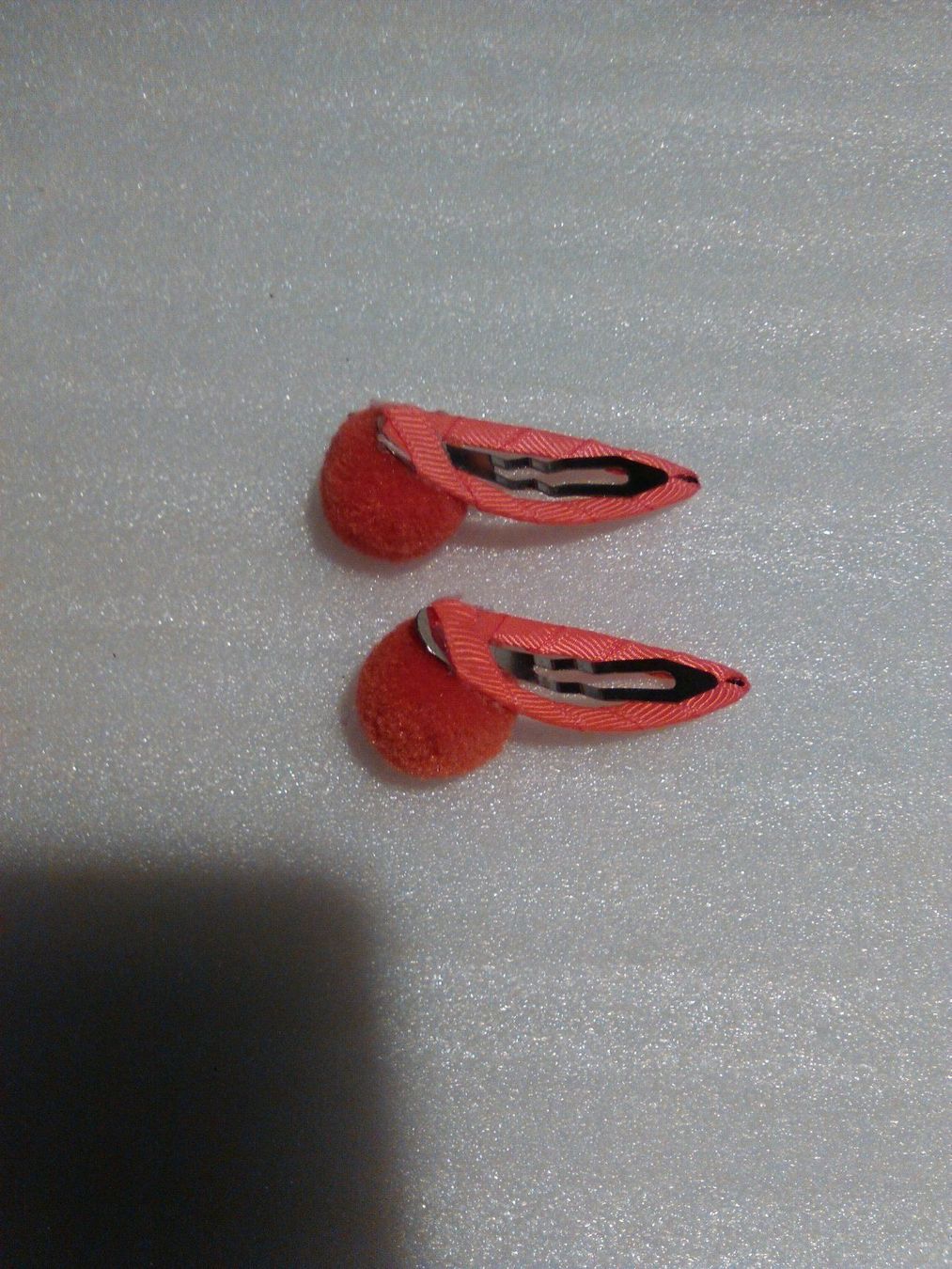 Accessoires pour cheveux: HAARKLIPS;MIT EINE KÜGEL UND STOFF – Neuf (Voir description) à Basel par bijoutrie_4 5