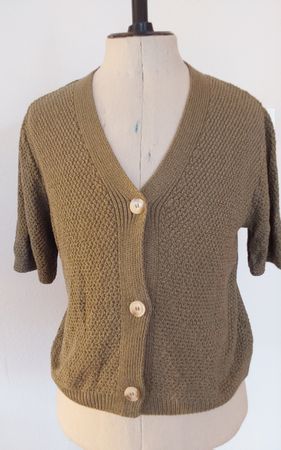 Strickjäckli more&more oliv 40 neu