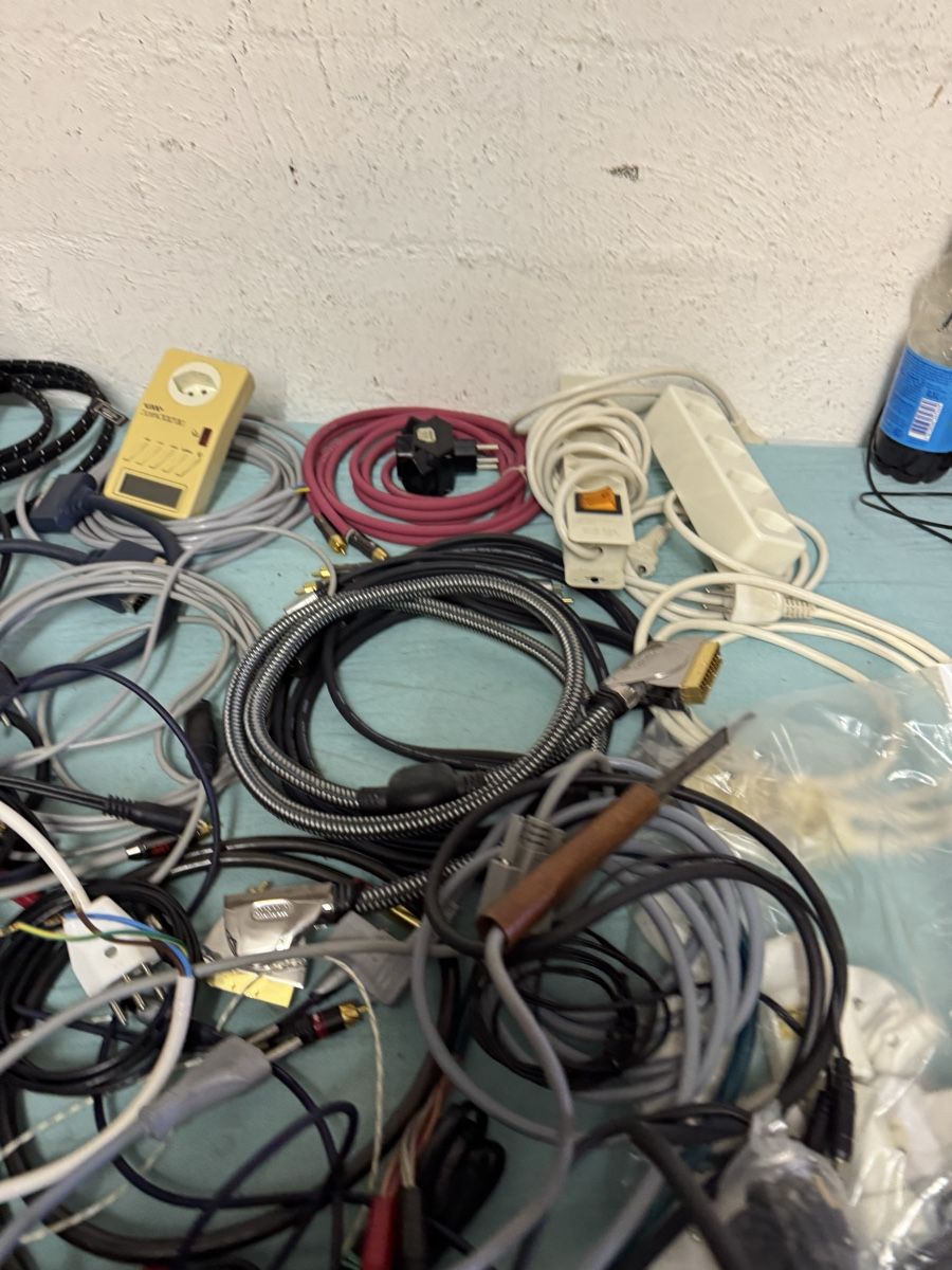 Cavi: Verschiedene Kabel Nr 4 – Usato da Effretikon venduto da Effi0111 5
