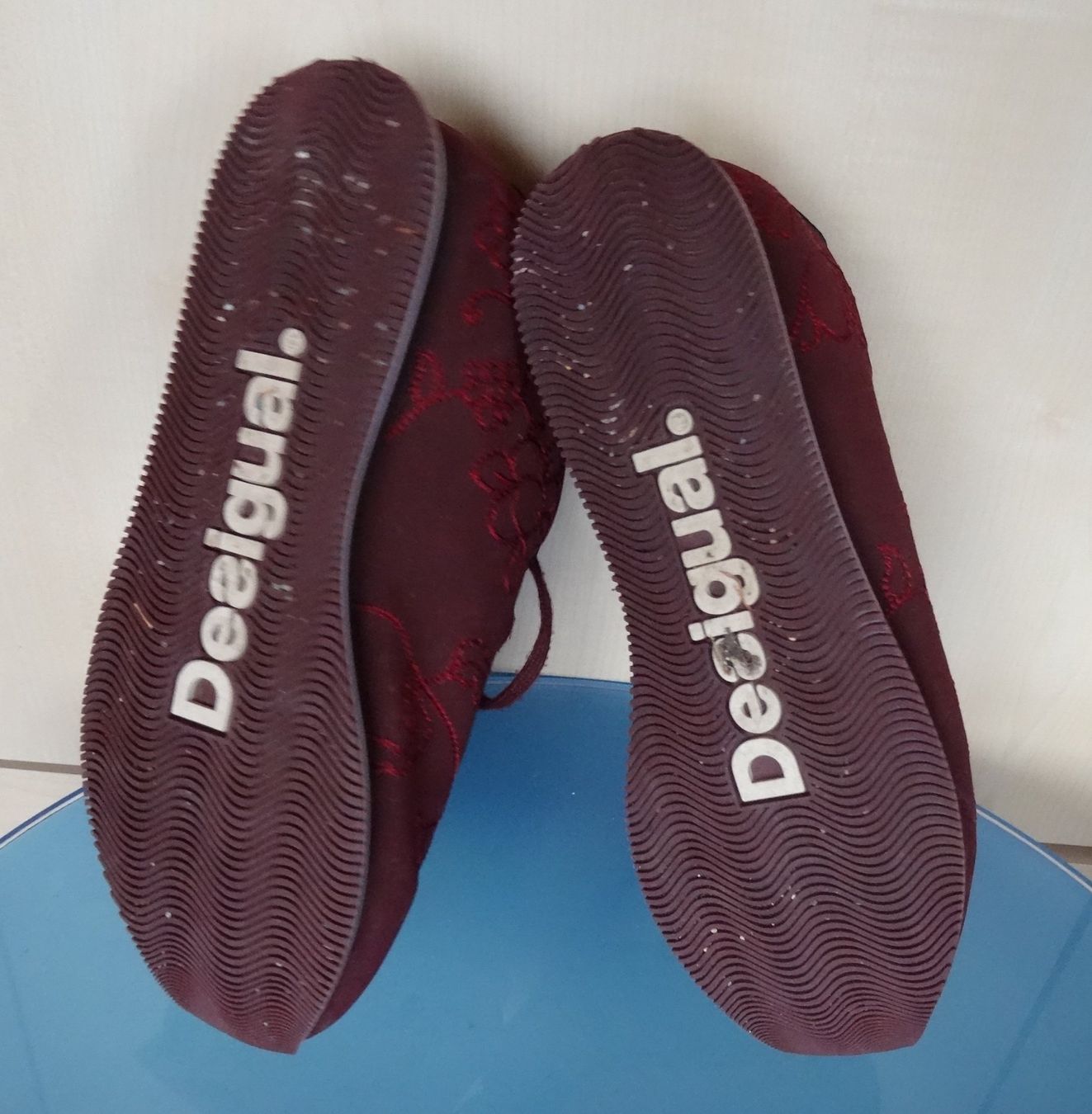 Desigual Scarpe da donna: Schuhe Desigual Gr. 38 Lila – Usato da Speicher venduto da Metoyou11 1