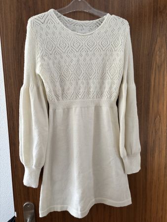 Cream Knit Dress, like new - Size M