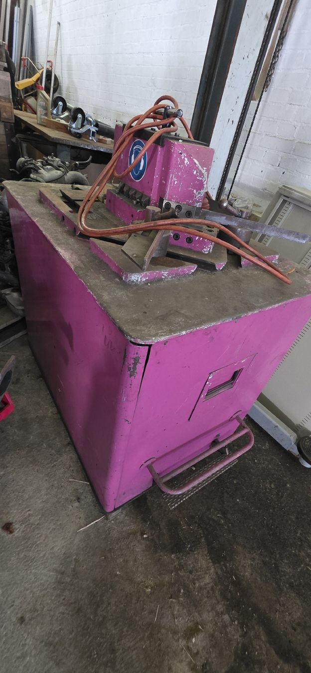 Tutte le macchine: Klinkmaschine – Usato da Wattwil venduto da Vip-Edelstahl 1