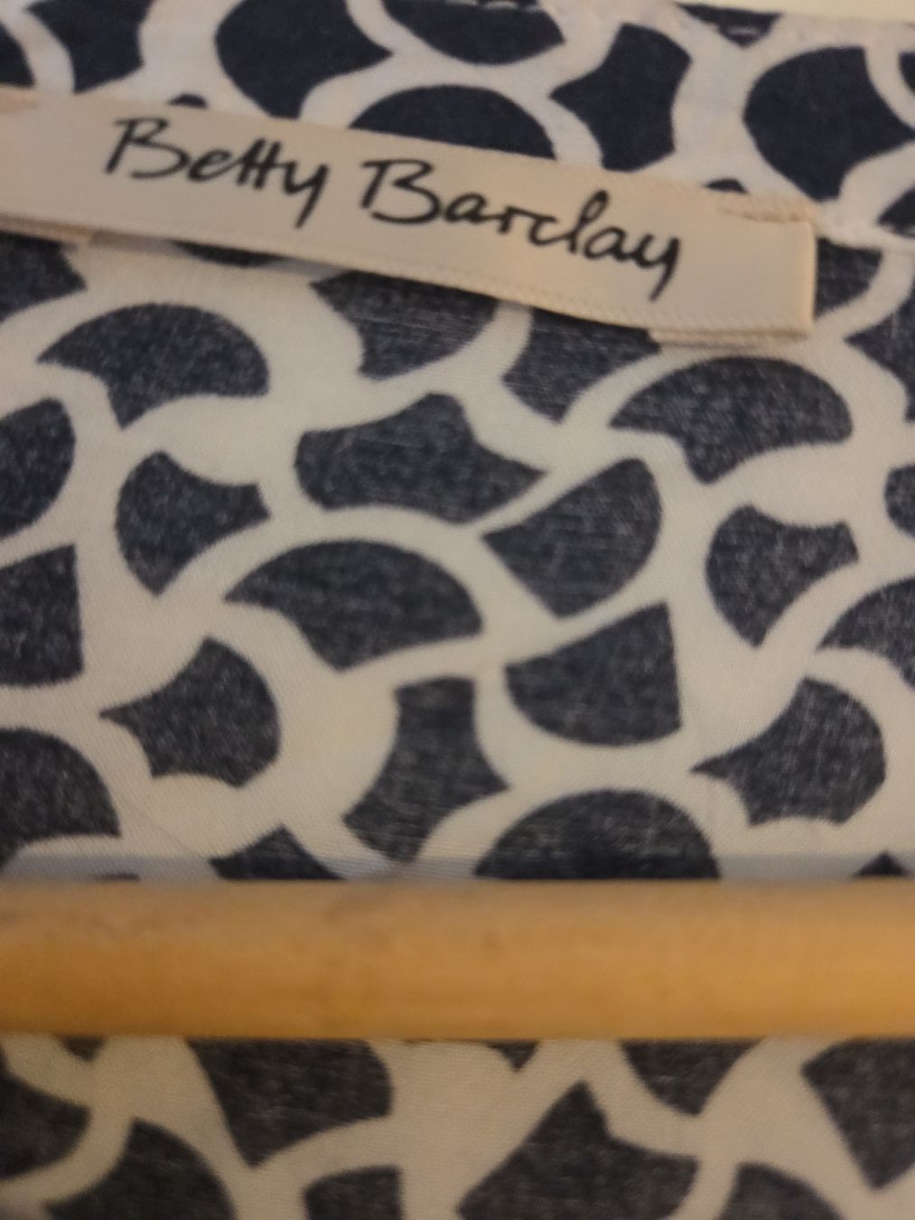 Betty Barclay Camicette: Bluse Betty Barclay gr 44 – Usato da Chur venduto da Yola02 1