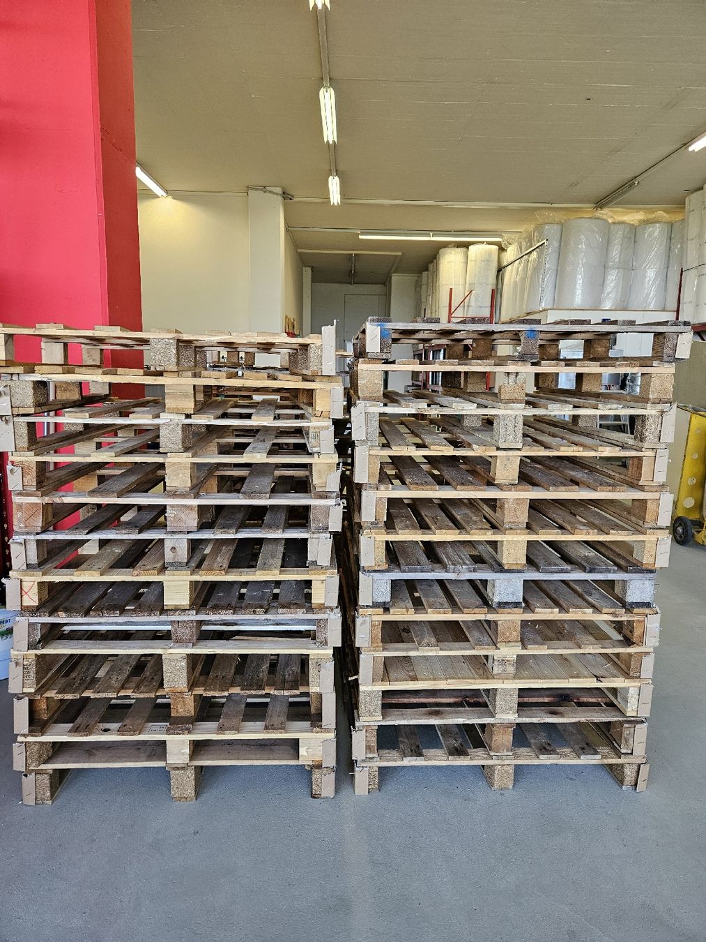 Pallets: Palette – Usato da Regensdorf venduto da Zem003