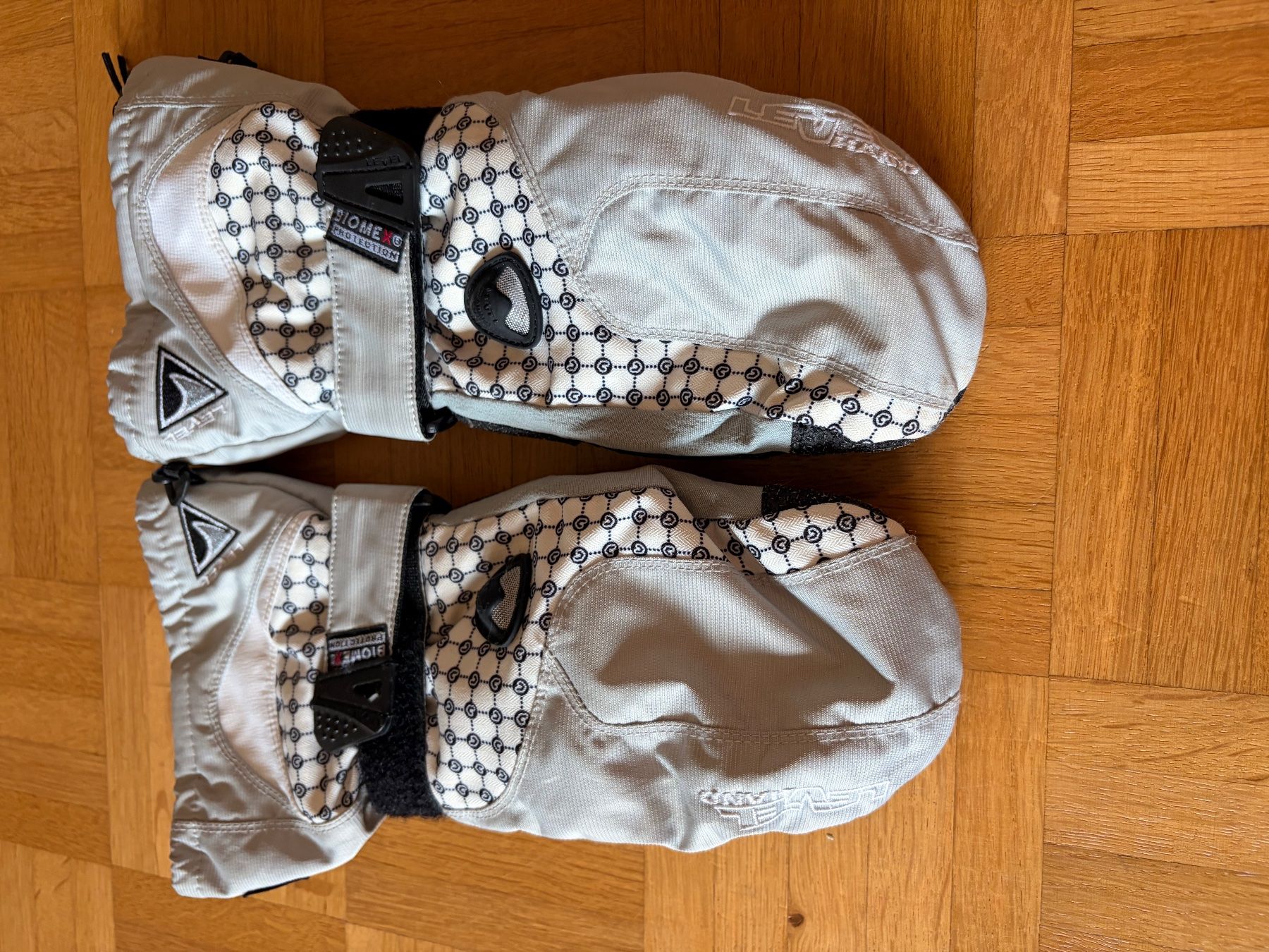 Guanti & manicotti: Dicke Handschuhe – Usato da Basel venduto da Pati_S 1
