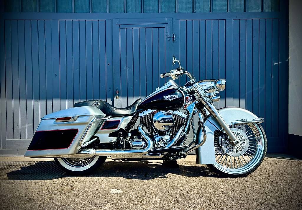 Touring: Road King mit 23" Big Spoke Wheel Vicla Style – Gebraucht aus Pratteln von Econoline