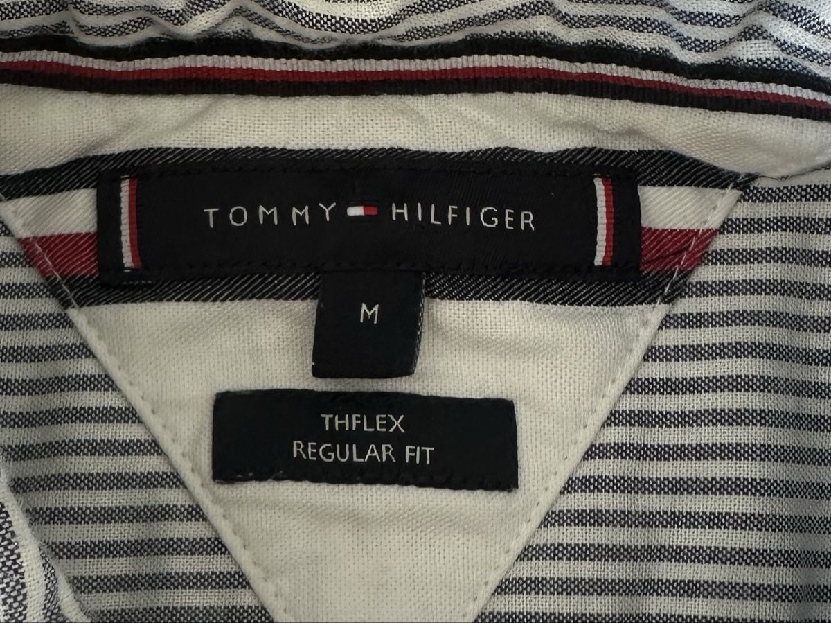 Tommy Hilfiger Hemden: Chemise Tommy Hilfiger rayée, taille M – Gebraucht aus Sonceboz-Sombeval von lan_lp7g 1
