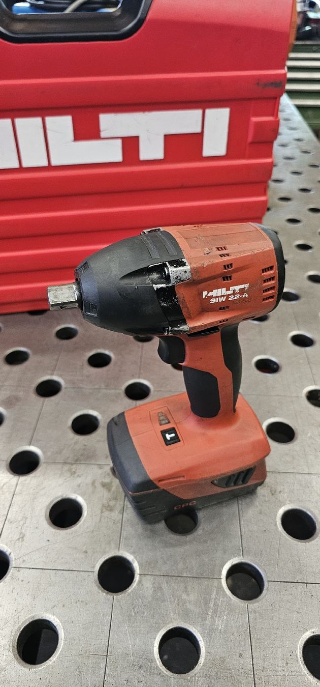 Hilti Trapani: Hilti SIW 22-A Schlagschrauber – Usato da Emmenbrücke venduto da inf_l8yf 1